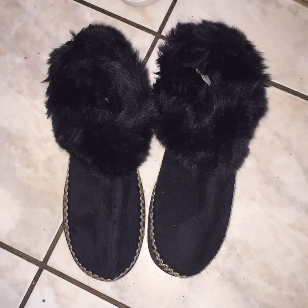 Very soft and furry black ankle boots